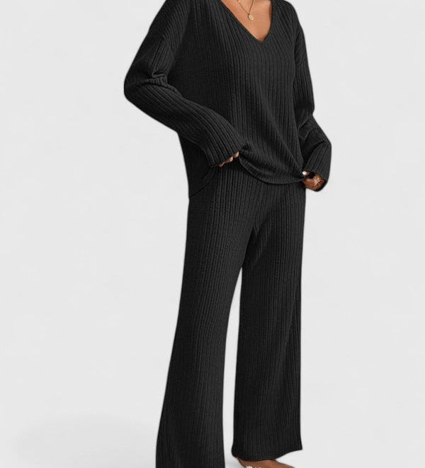 Angeline™ Comfortable Set | V-Neck Sweater and Wide-Leg Ribbed Pants