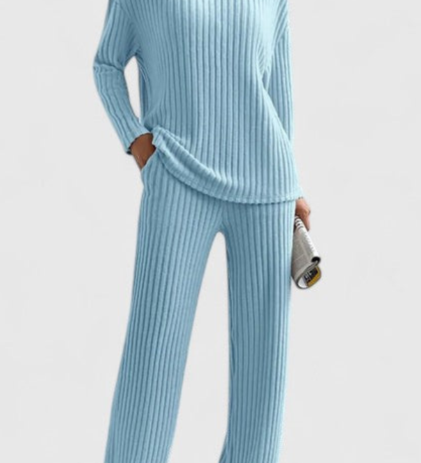 Angeline™ Comfortable Set | V-Neck Sweater and Wide-Leg Ribbed Pants